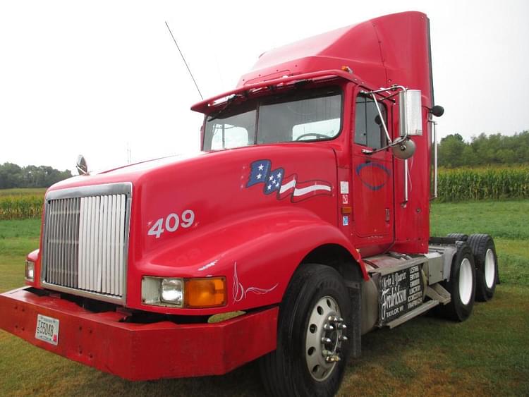 1992 International 9400 Equipment Image0