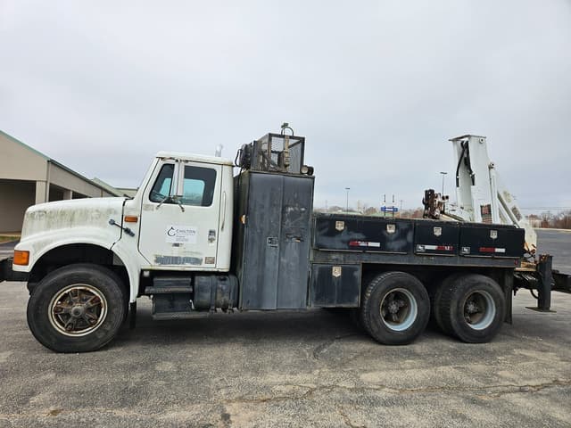 Image of International 4900 equipment image 4