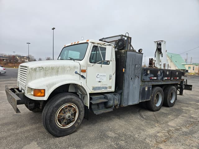 Image of International 4900 equipment image 1