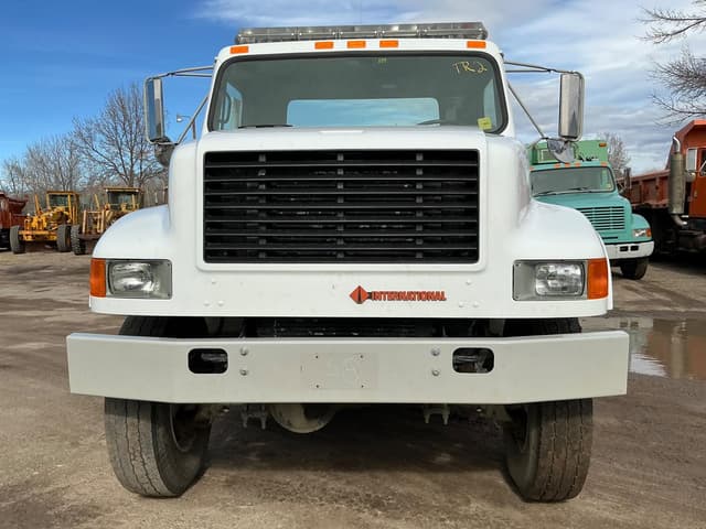 Image of International 4900 equipment image 1