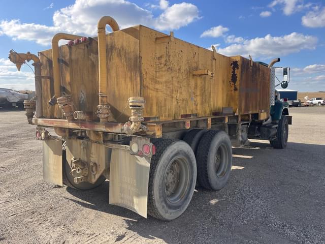 Image of International S2600 equipment image 2