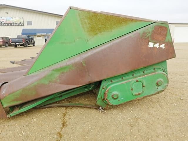 Image of John Deere 843 equipment image 4