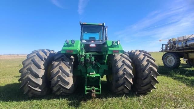 Image of John Deere 8960 equipment image 2