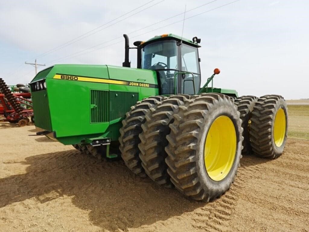 Image of John Deere 8960 Primary image