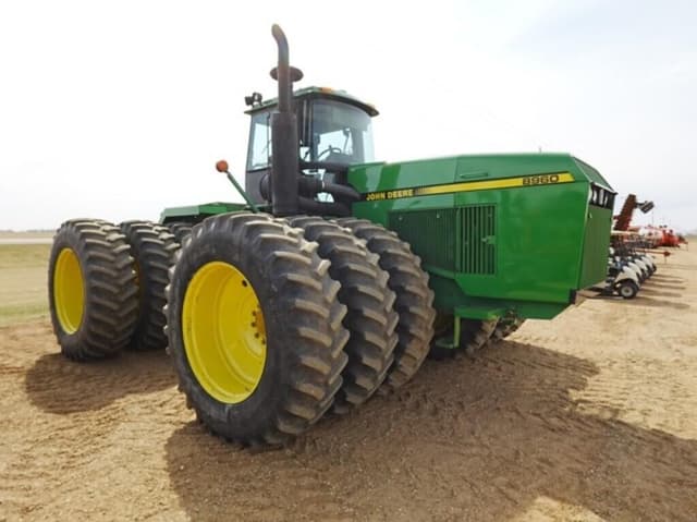 Image of John Deere 8960 equipment image 1