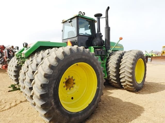 Image of John Deere 8960 equipment image 2