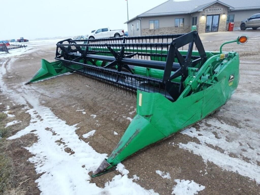 1992 John Deere 920 Equipment Image0