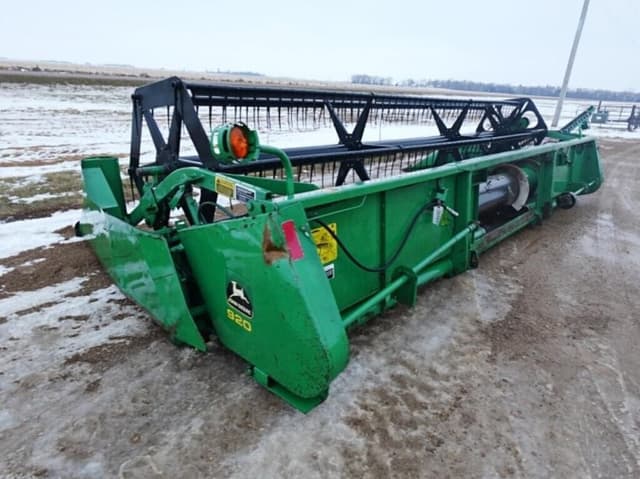 Image of John Deere 920 equipment image 1