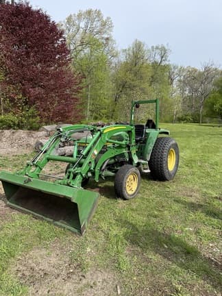 Image of John Deere 1070 equipment image 1