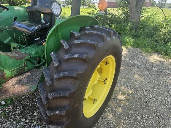 Image of John Deere 2155 equipment image 3