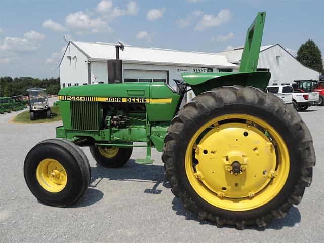 Image of John Deere 2440 equipment image 1