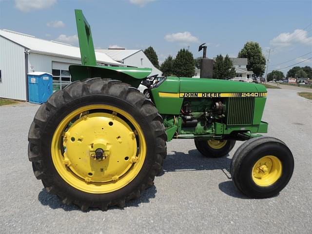 Image of John Deere 2440 equipment image 3