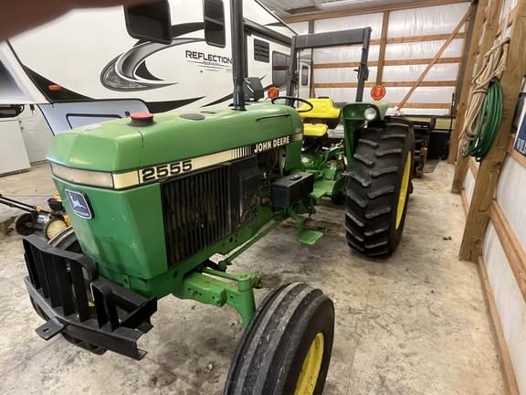 Image of John Deere 2555 equipment image 1