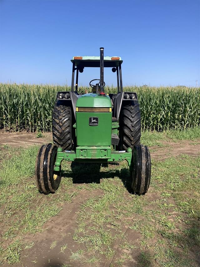 Image of John Deere 2955 equipment image 2