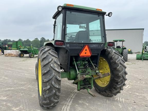 Image of John Deere 3055 equipment image 2