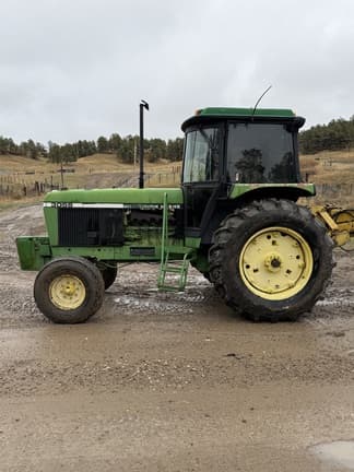 Image of John Deere 3055 equipment image 1