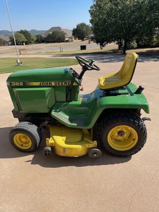 1992 John Deere 322 Equipment Image0