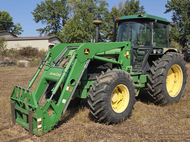 Image of John Deere 3255 equipment image 1