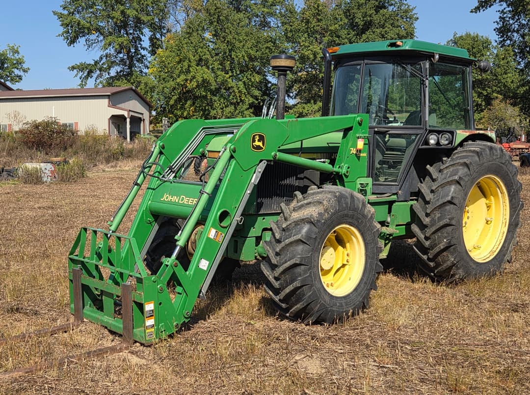 Image of John Deere 3255 Primary image