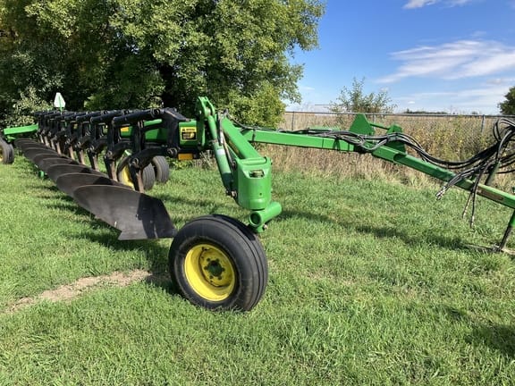 Main image John Deere 3710