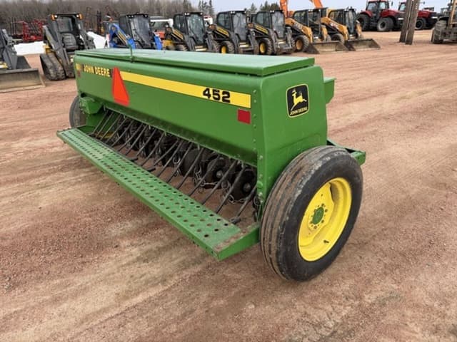 Image of John Deere 452 equipment image 4