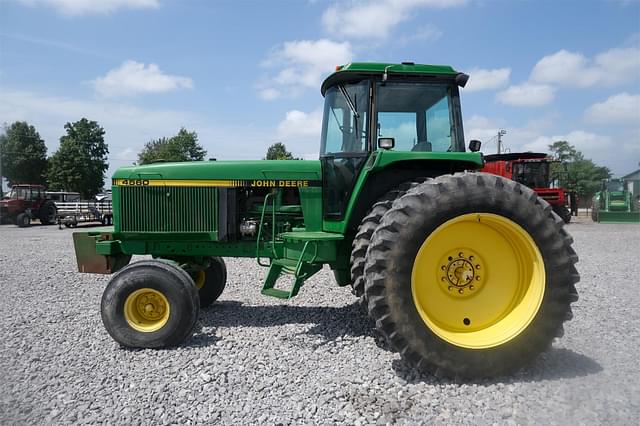 Image of John Deere 4560 equipment image 2