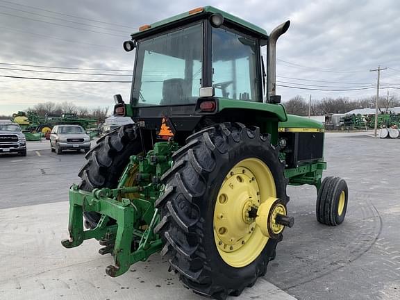 Image of John Deere 4560 equipment image 4