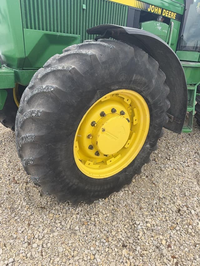 Image of John Deere 4560 equipment image 2