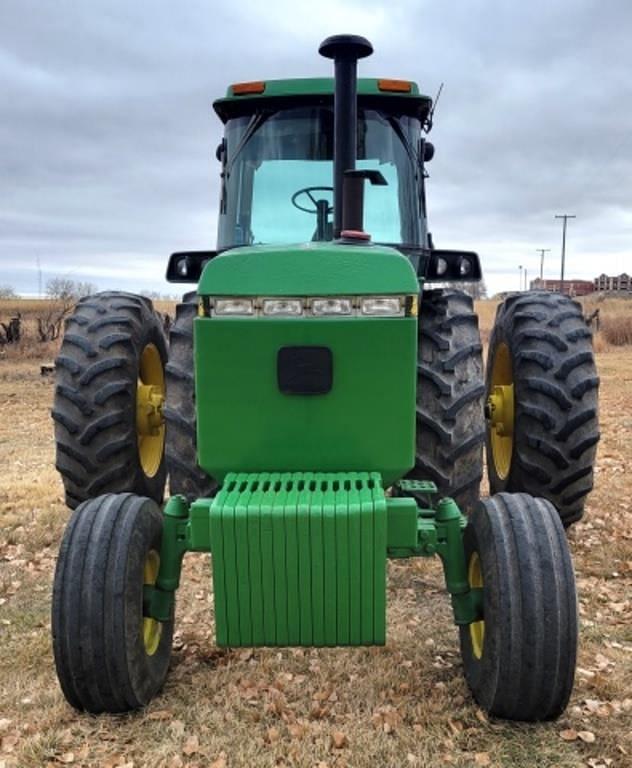 Image of John Deere 4755 equipment image 2