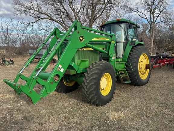 Image of John Deere 4760 Primary image