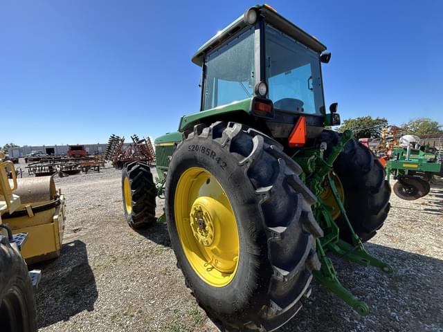 Image of John Deere 4955 equipment image 2