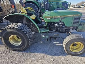 1992 John Deere 5200 Image