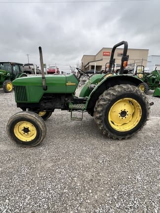 Image of John Deere 5200 Primary image