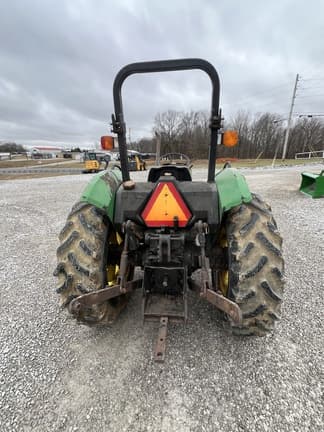 Image of John Deere 5200 equipment image 3
