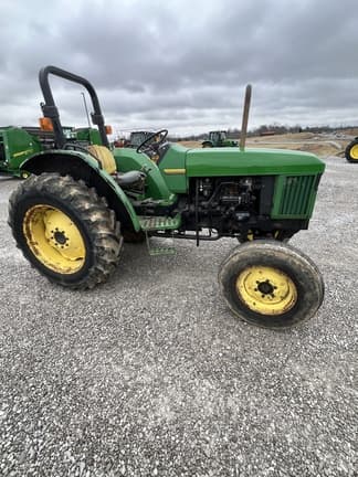 Image of John Deere 5200 equipment image 1