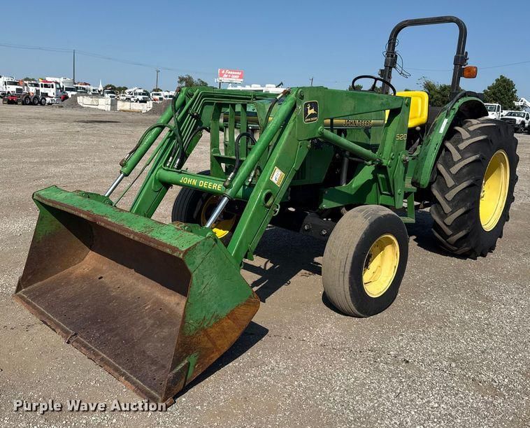 1992 John Deere 5200 Equipment Image0