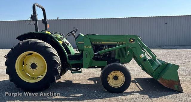Image of John Deere 5200 equipment image 3
