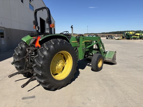 Image of John Deere 5300 equipment image 2