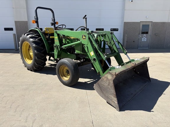 1992 John Deere 5300 Equipment Image0