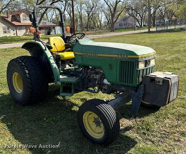 Image of John Deere 5300 equipment image 2
