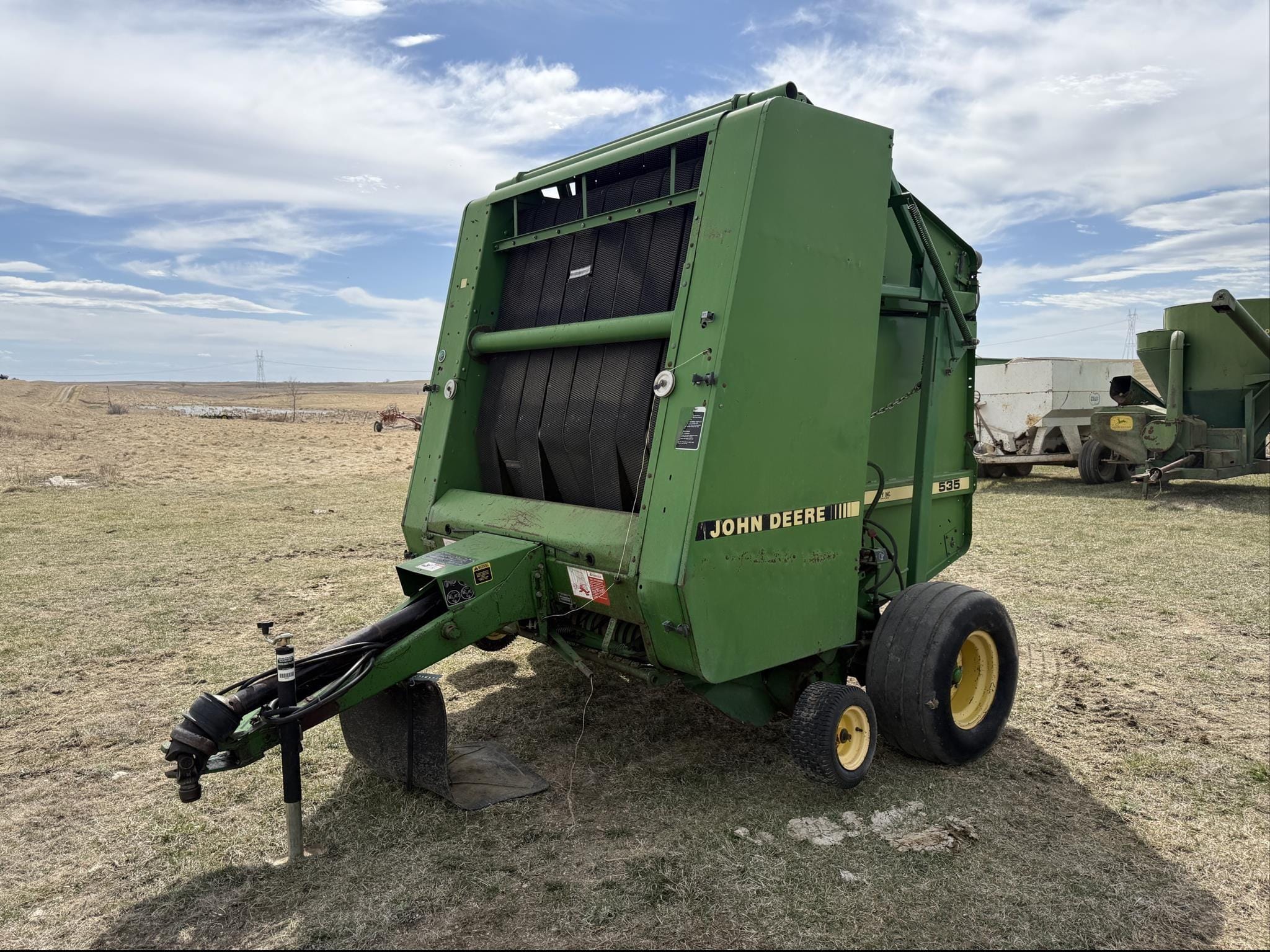 1992 John Deere 535 Equipment Image0