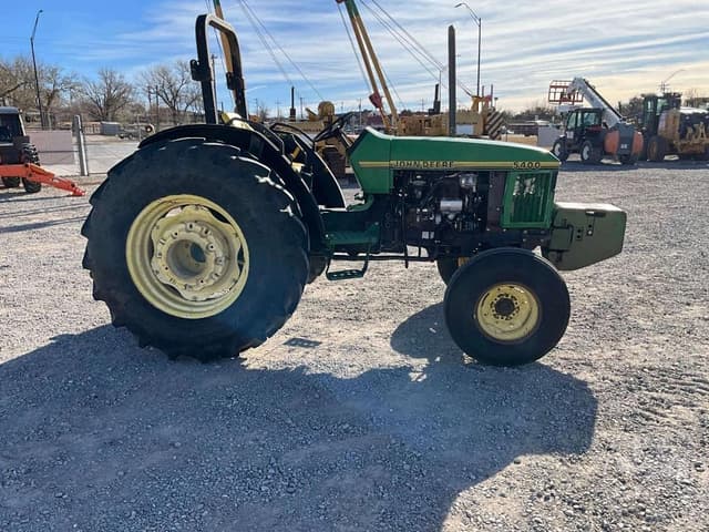 Image of John Deere 5400 equipment image 3