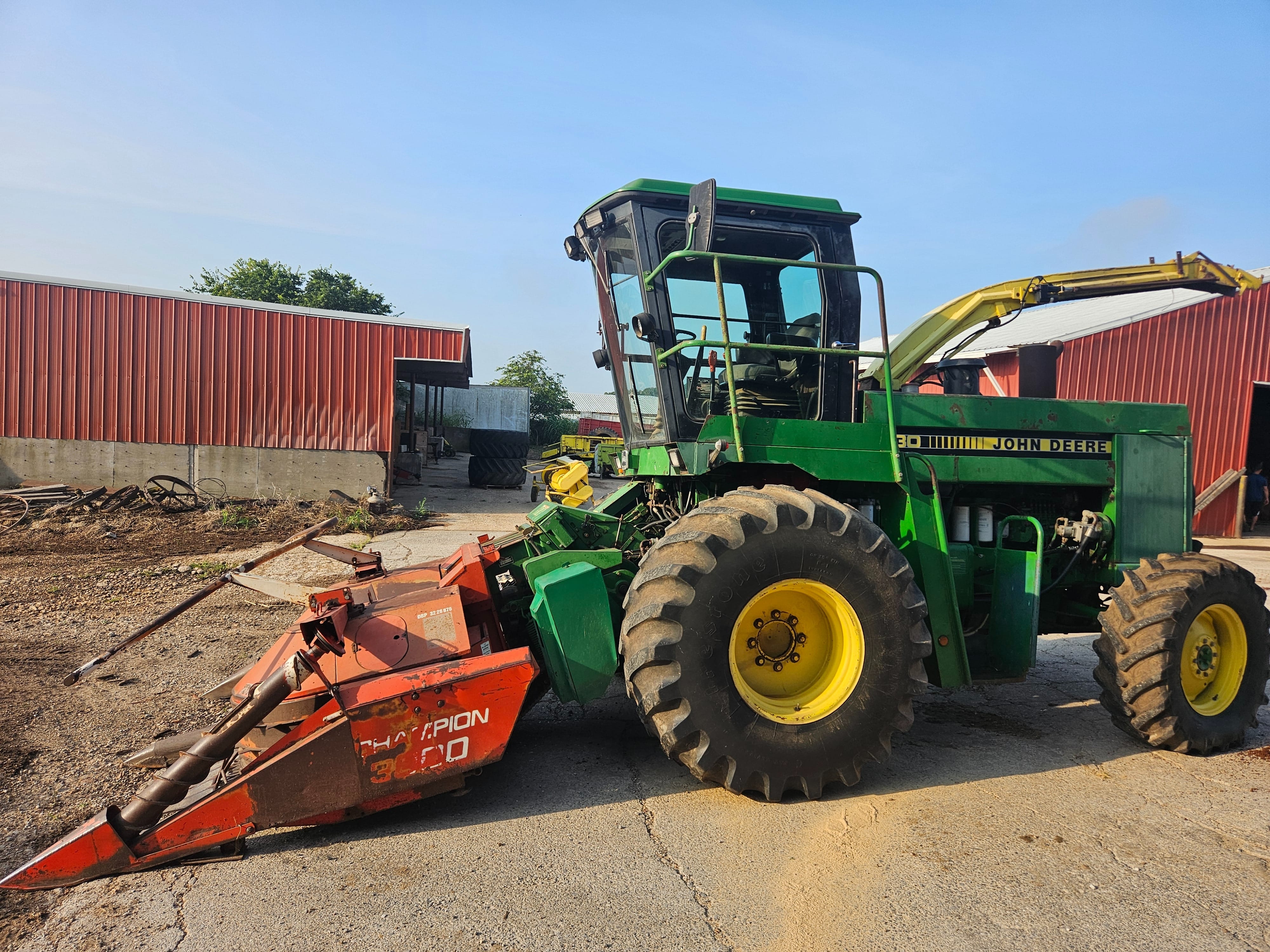 Main image John Deere 5830
