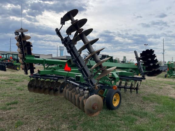 Image of John Deere 630 equipment image 3