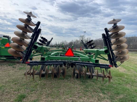 Image of John Deere 630 equipment image 1