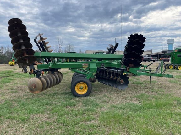 Image of John Deere 630 equipment image 4