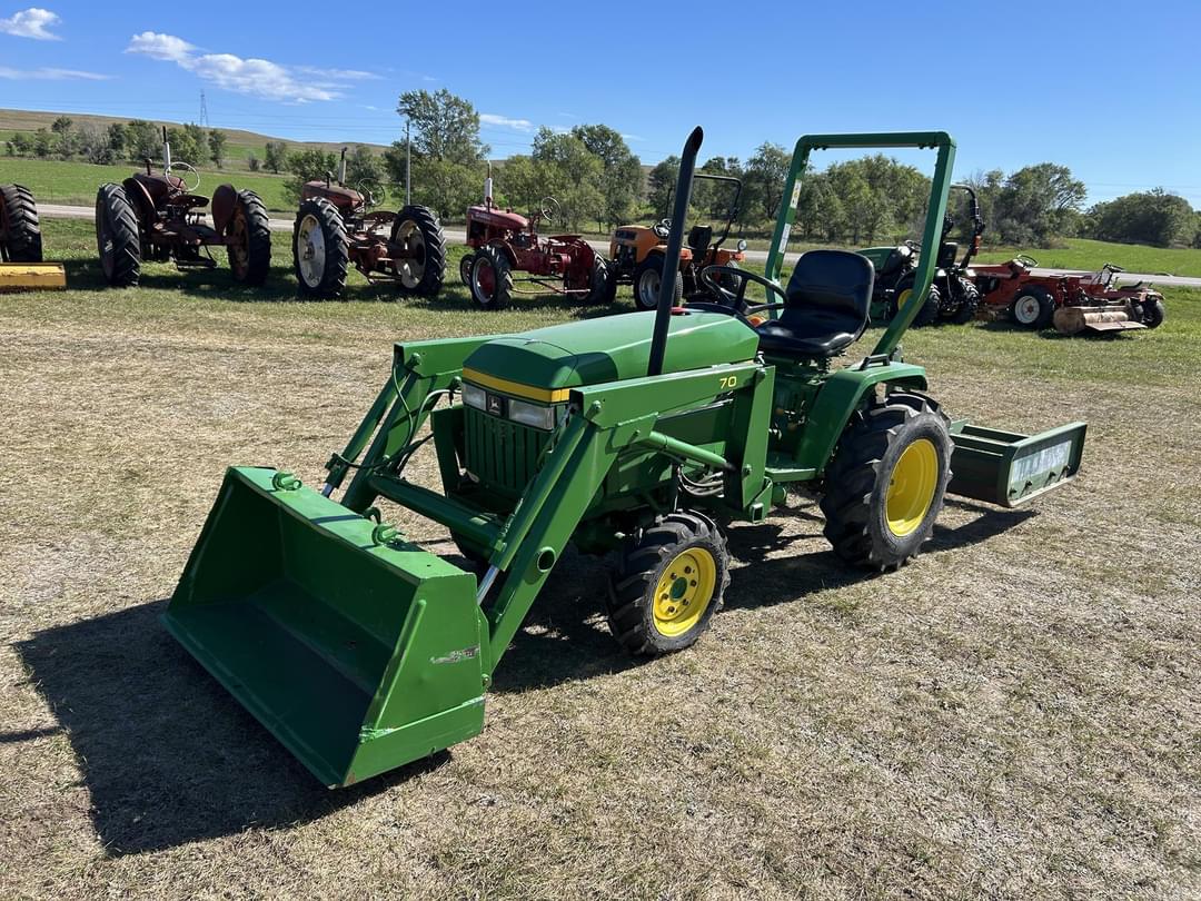 Image of John Deere 670 Primary image