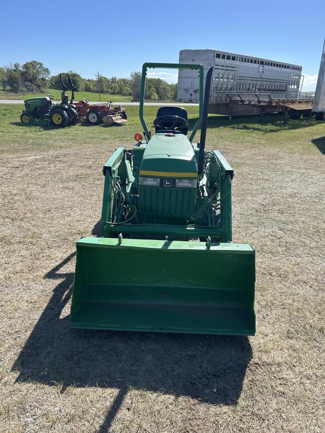 Image of John Deere 670 equipment image 1