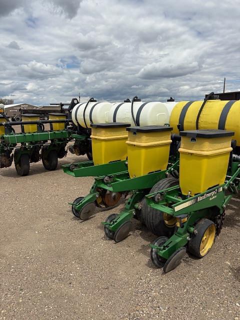 Image of John Deere 7200 equipment image 3