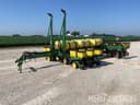 1992 John Deere 7200 Image